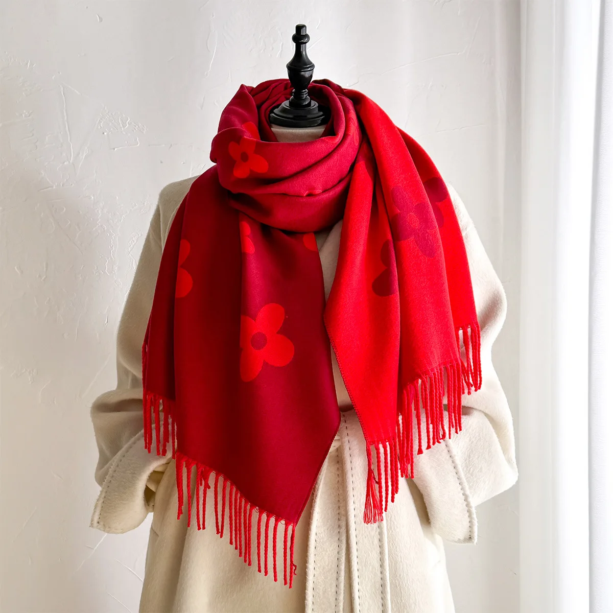 Luxuriöser Winter-Schal aus rotem Kaschmir für Damen, modisches Halstuch mit Blumendruck, verdickter europäischer und amerikanischer warmer Schal