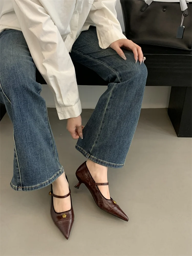 แอฟริกันผู้หญิงรองเท้ารองเท้าส้นสูง 2025 ชี้ปั๊ม Burgundy สบายล่าสุด Retro Beige Toe ฤดูใบไม้ผลิ Fine สูงบางรองเท้าส้นสูง