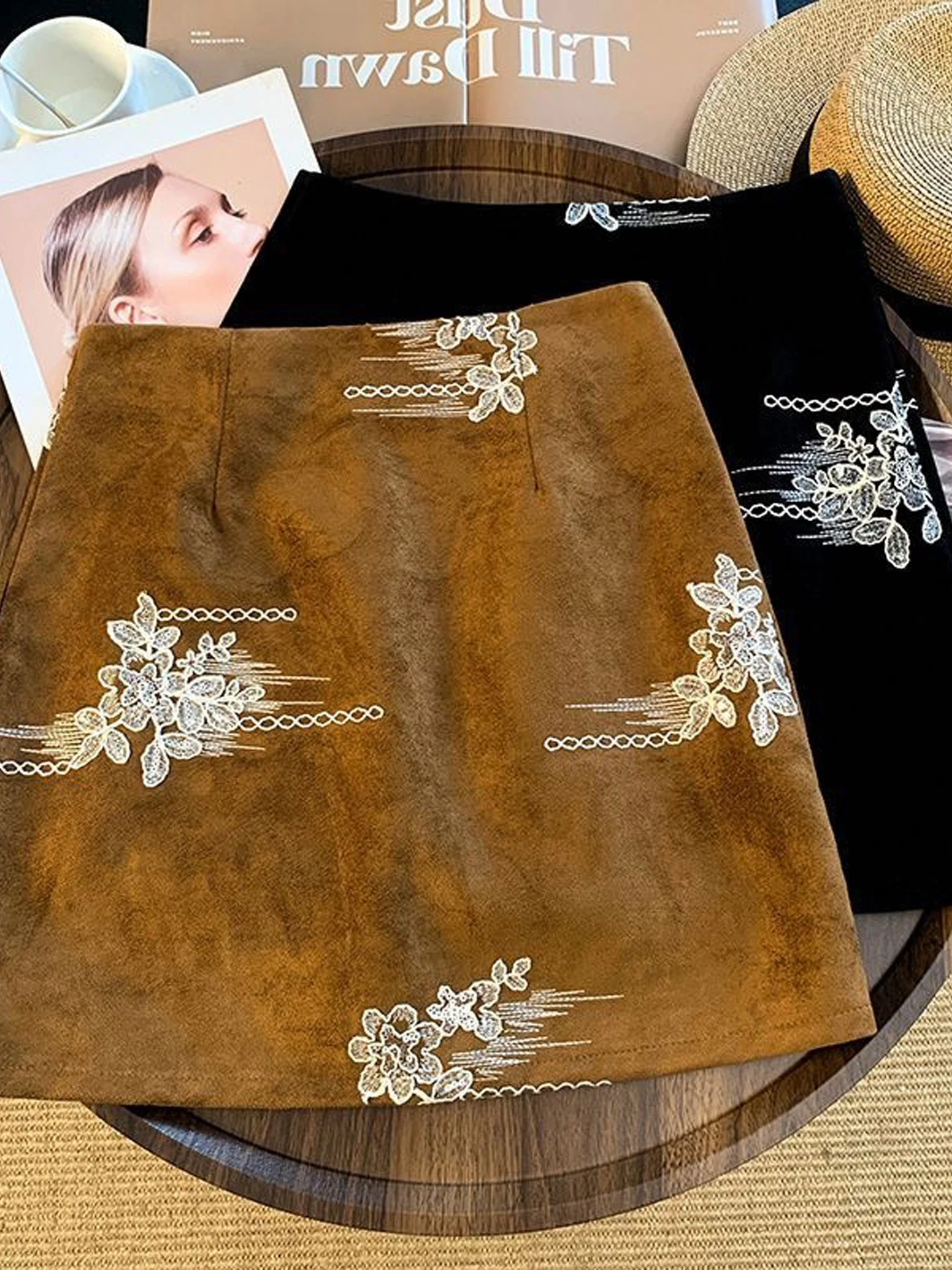 Retro American Suede  Skirt Women's New Design Heavy Embroidery Sparkling Sequins Floral Patterns High Waist A-Line Skirt