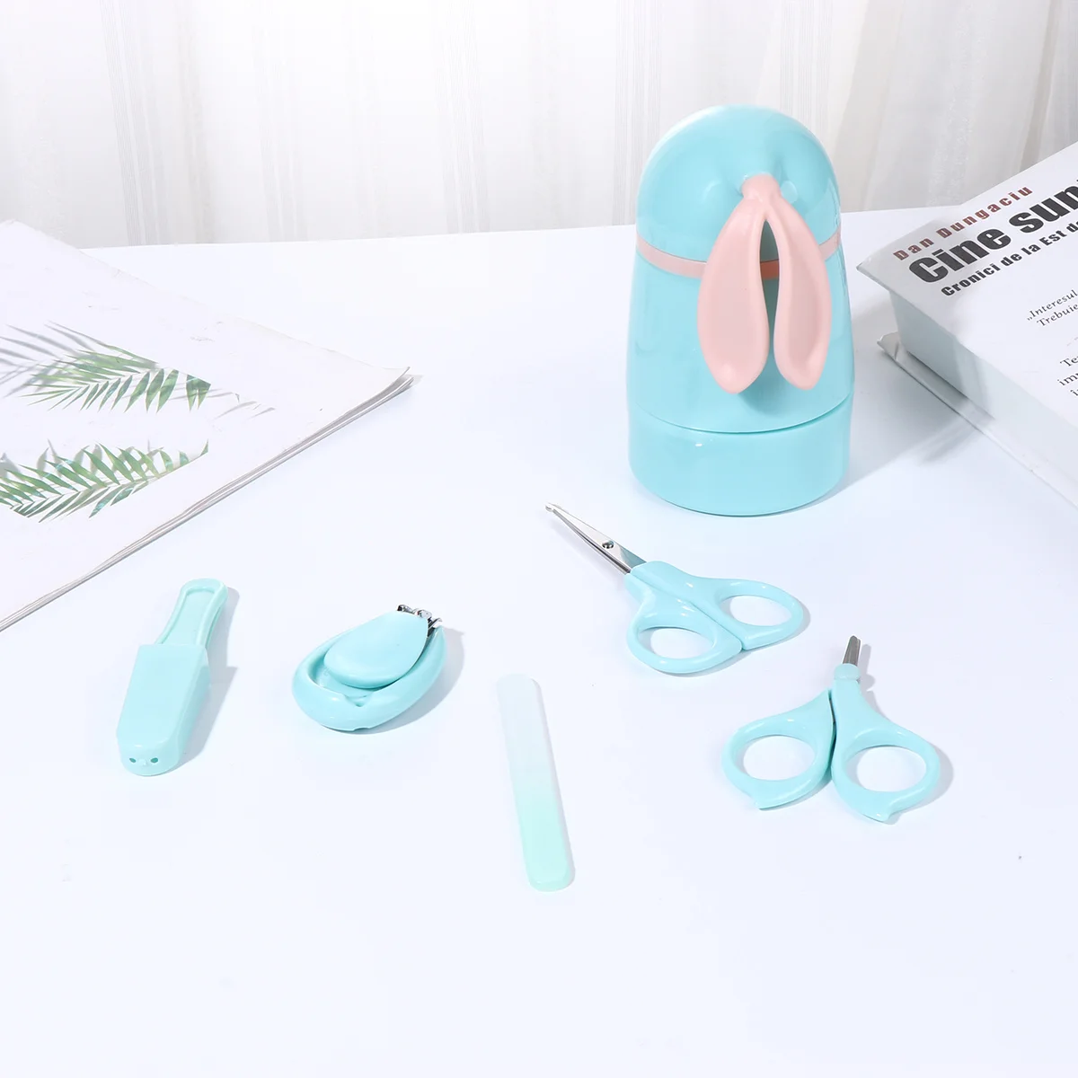 مجموعة العناية بالأظافر مكونة من 5 قطع، مجموعة أدوات مانيكير آمنة لحديثي الولادة، خفيفة الوزن ومحمولة وتصميم رائع، مقص أظافر أزرق للأطفال #4