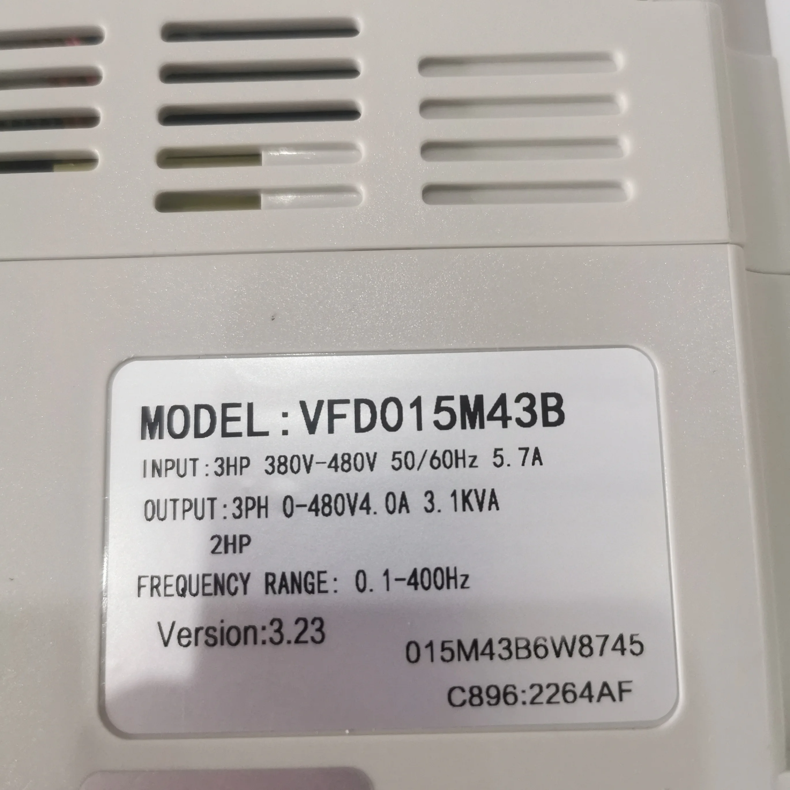 VFD015M43B AC Motor Drive 3HP 380-480V 3-Phase 4.0A 3.1kVA 0.1-400Hz Frequency Inverter Variable Speed Drive