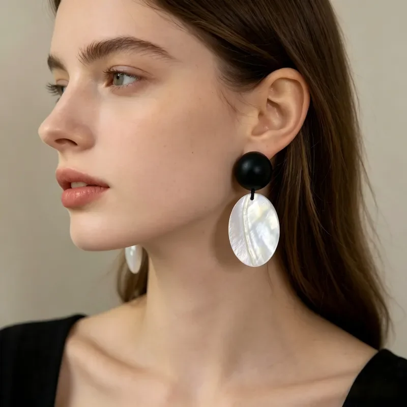 Natural solid wood fritillary shell geometric earrings earrings light luxury retro fashion high sense commuter personality