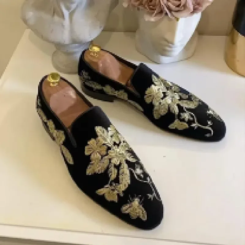 

Large Size 38-48 Business Men Loafers Black Men One-foot Lightweight Comfortable Fashionable Embroidered Shoes Travel Shoes Men
