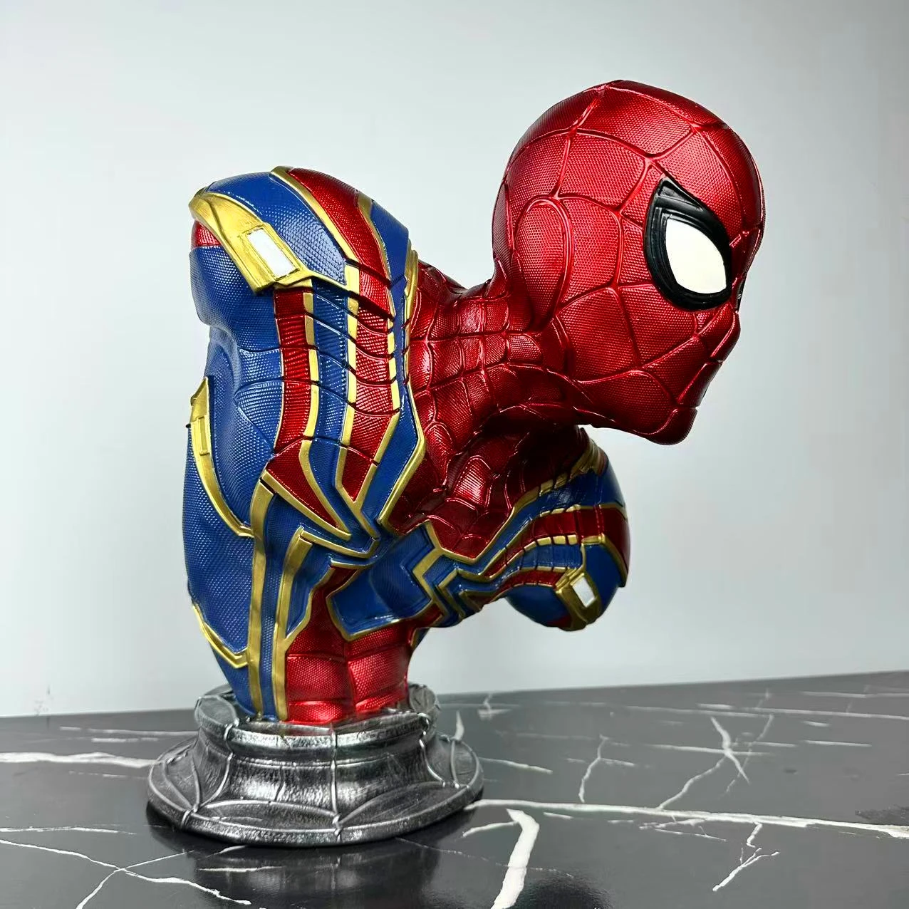 Figura de película The Avengers de 36cm, modelo de resina periférica de Spider-Man, adornos de decoración de escritorio, juguete de regalo de Navidad para niños