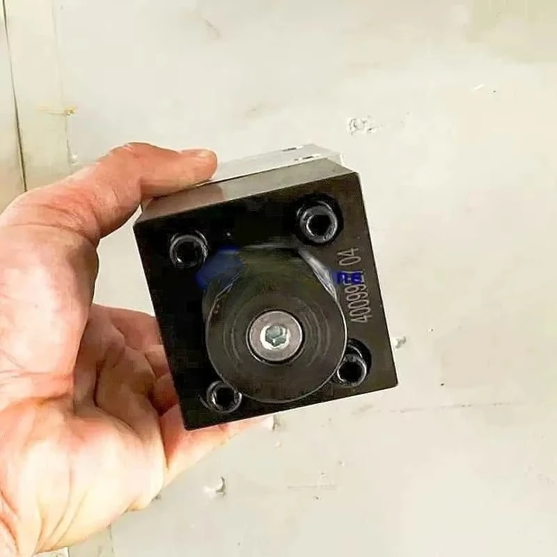 Control Valve 709-12-13607 for Komatsu WA800-3eo and WA900-3eo Loaders