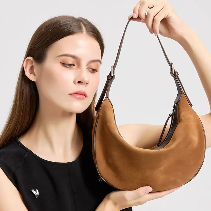 2026 Borsa delle nuove donne Borse a tracolla da donna in pelle scamosciata di design di lusso Borse Hobos femminili in pelle bovina smerigliata alla moda