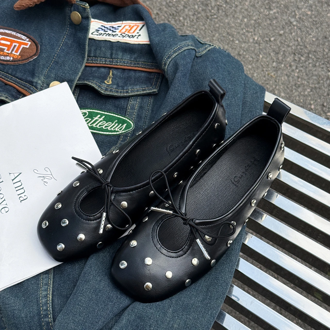 Retro Schwarze Nieten-Schleifen-Ballettschuhe für Damen, Einfarbige Flache Mary Jane Schuhe mit Flachem Absatz – Detail 24