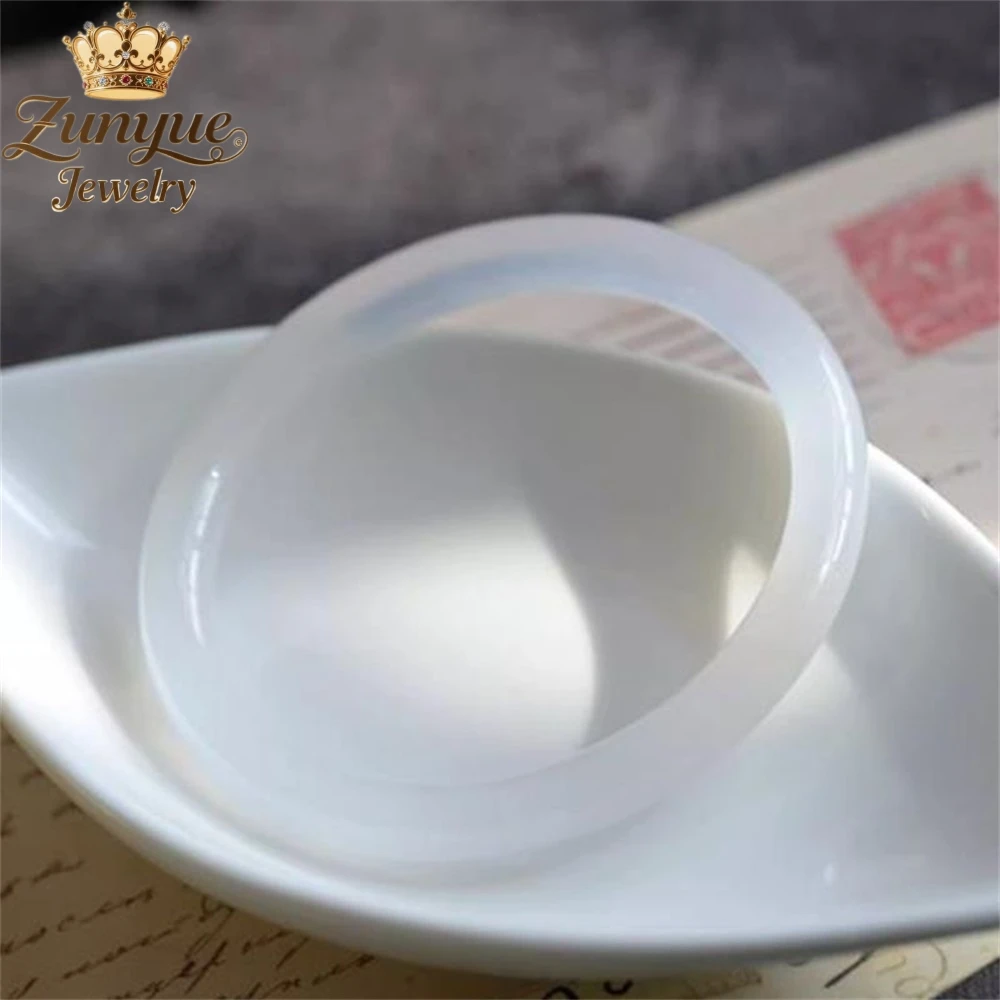 

White Moonlight Agate Lychee White Chalcedony Bracelet Luxury Quality Jewelry Fashion Jewelry Exquisite Charms Elegant Popular