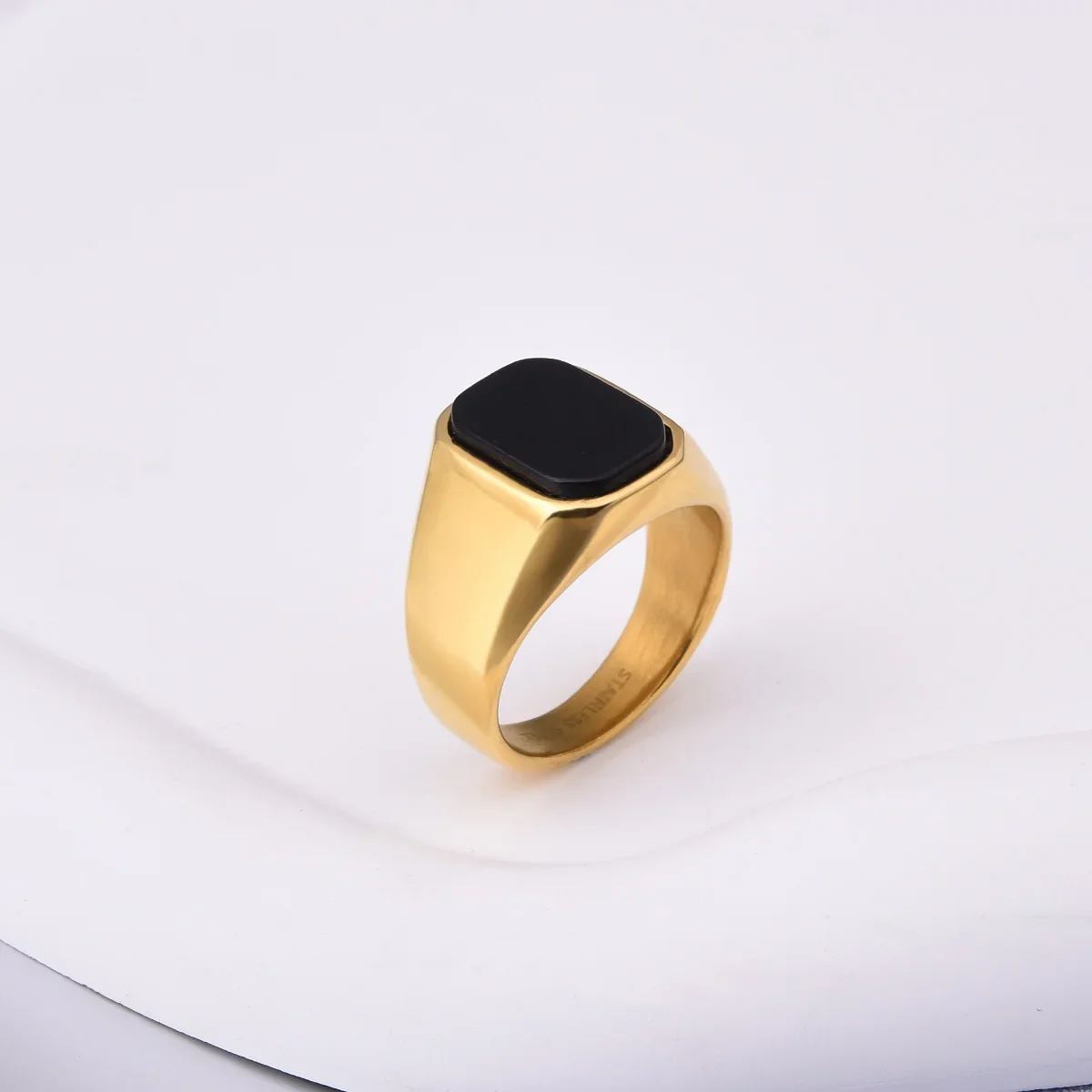 ZY Men's/Women 316LStainless Steel  Onyx Gilded Gem Style Rings Classic Fashion Trend Jewelry Eco-Friendly Material