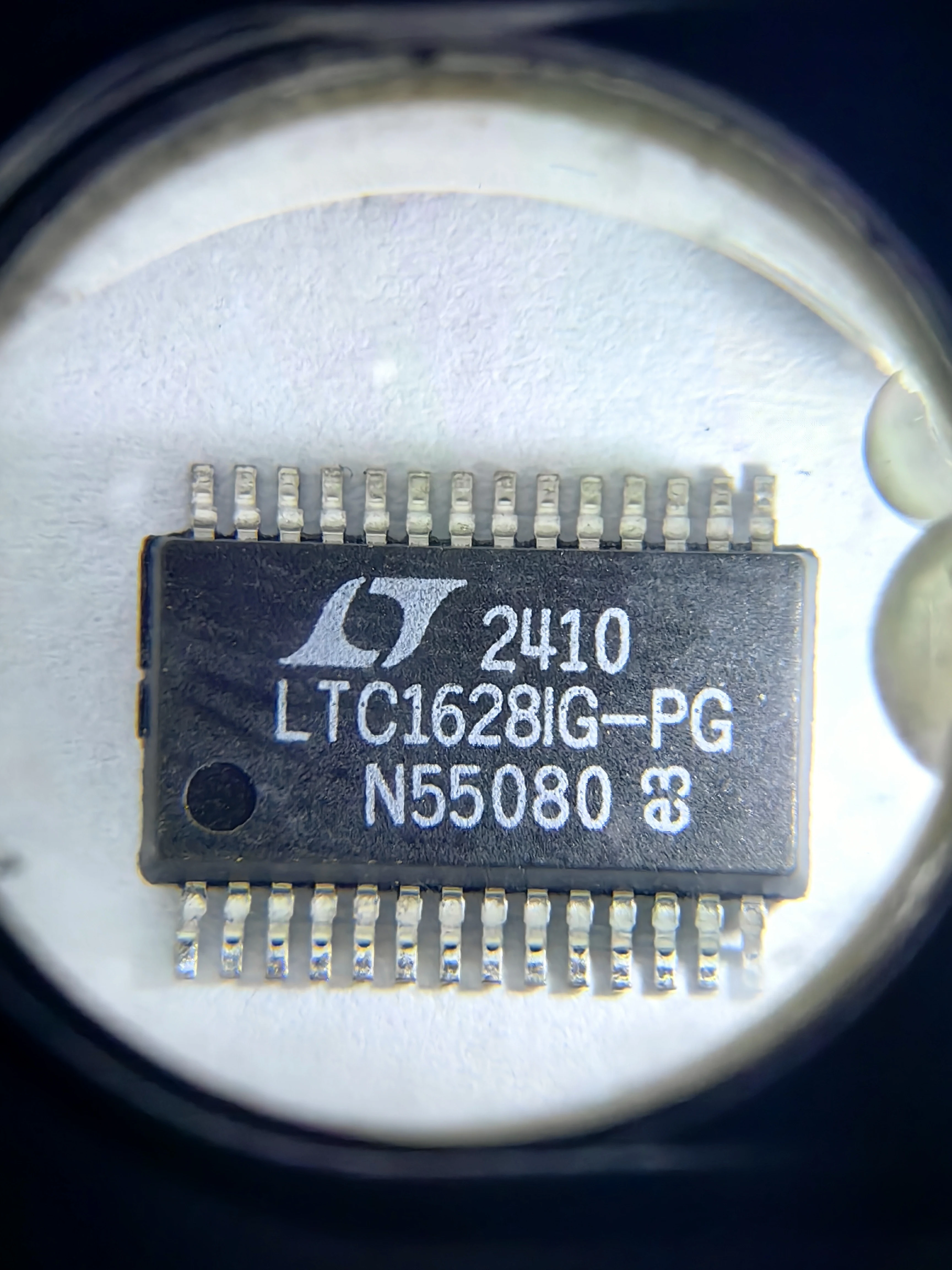 LTC1628 LTC1628CG-SYNC LTC1628CG-PG - كفاءة عالية، منظم تبديل متزامن على مرحلتين