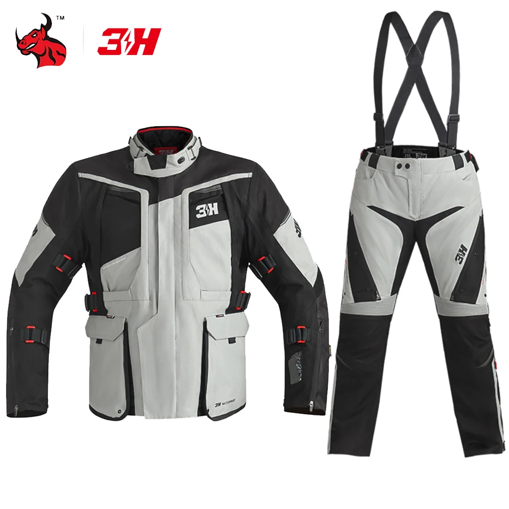 

Мотокостюм: куртка и брюки, дышащие, водонепроницаемые, комфортные, со встроенными защитными элементами уровня CE.