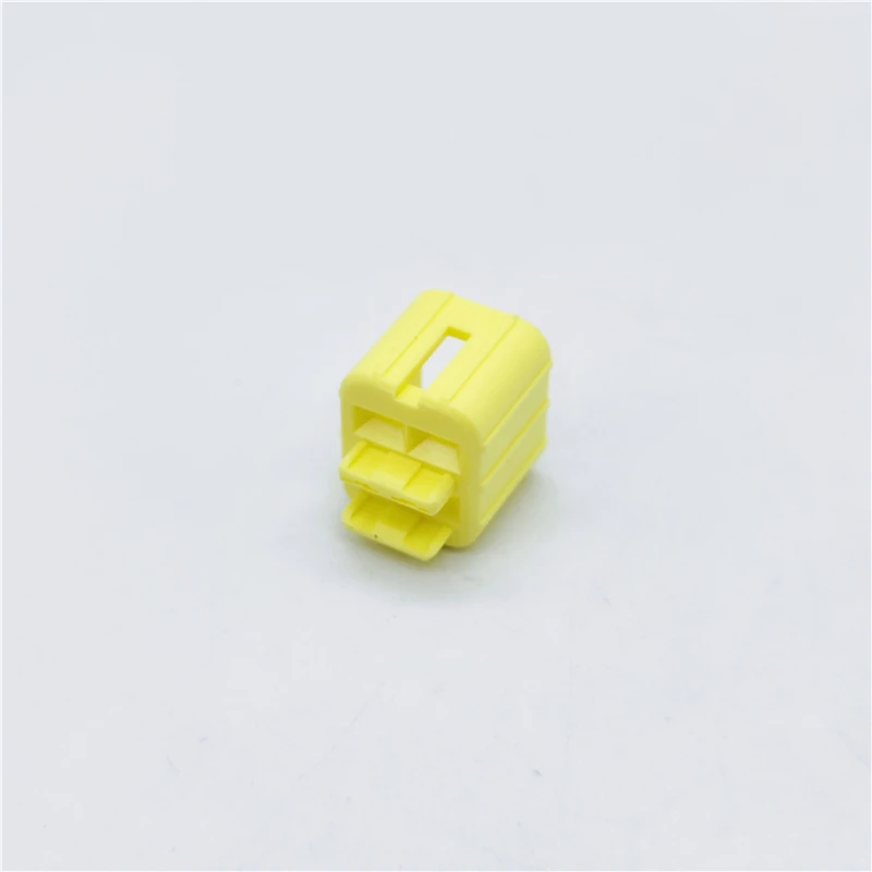 

10 PCS Original and genuine 174260-7 automobile connector plug housing supplied from stock