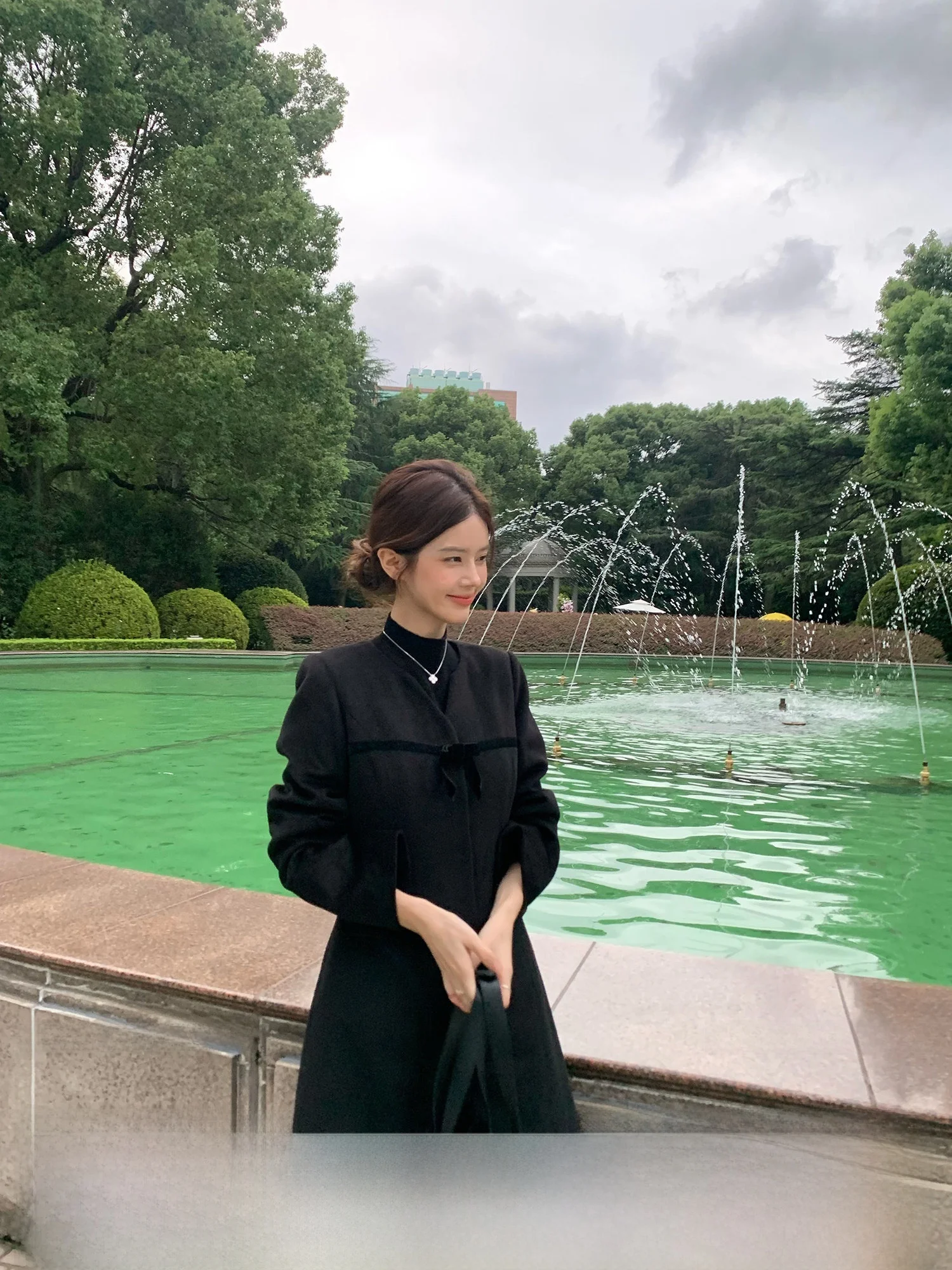 

Длинное вельветовое пальто HuaHua Anghai Miss Korean Slim Fit с пуговицами, шерстяным поясом-узлом и хлопковой подкладкой