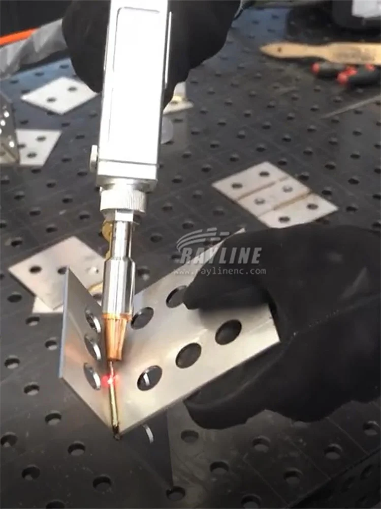 Cheap 4 in 1 2000w 3000w Automatic Handheld Fiber Laser Welding Machine Rust Paint Oxides Cleaning For All Metal Steel Steel