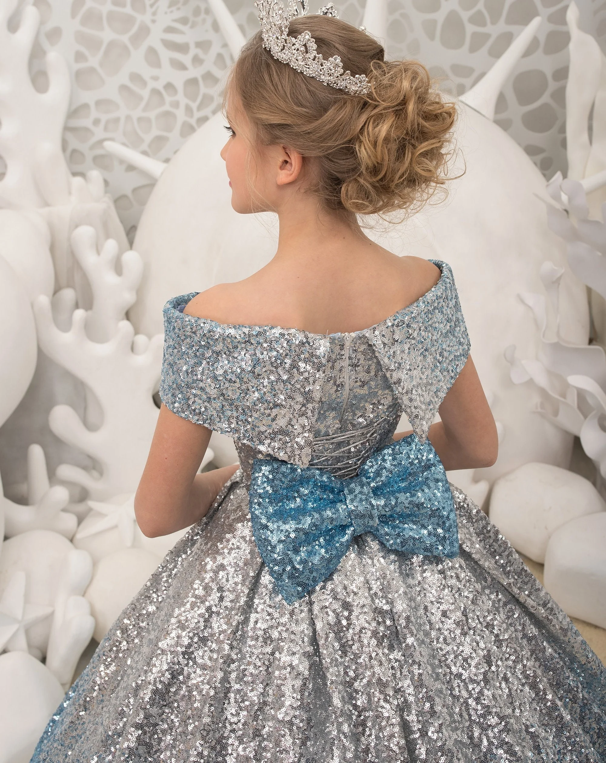 Wunderschönes One-Shoulder-Ärmel-Blumenmädchenkleid mit Schleife, Prinzessin, kleines Kind, Hochzeit, Partykleid, Erstkommunion, Geburtstagsgeschenk