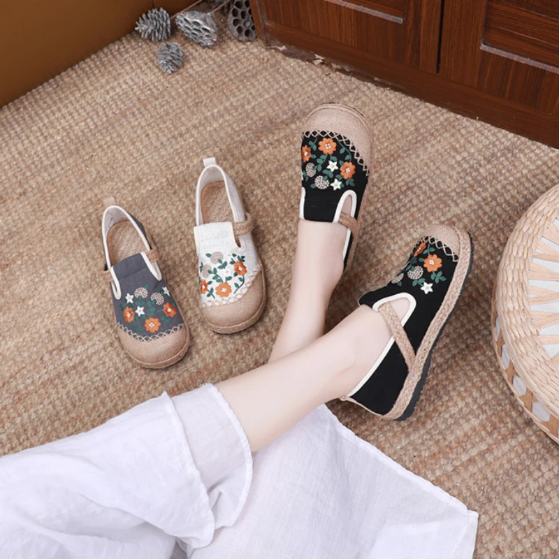 Espadrilles sepatu pantofel kasual wanita, sepatu kain bordir Slip-on nyaman musim panas