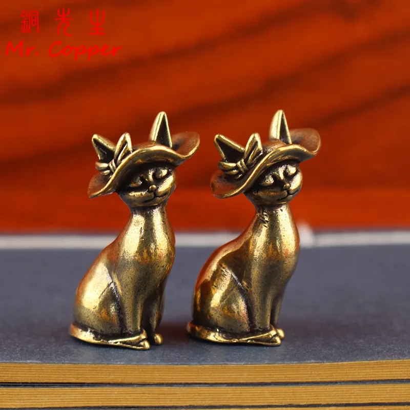 Brass Noble Cat Figurines Desktop Ornament Retro Animal Elegant Little Kitten Small Statue Home Decorations Crafts Accessories