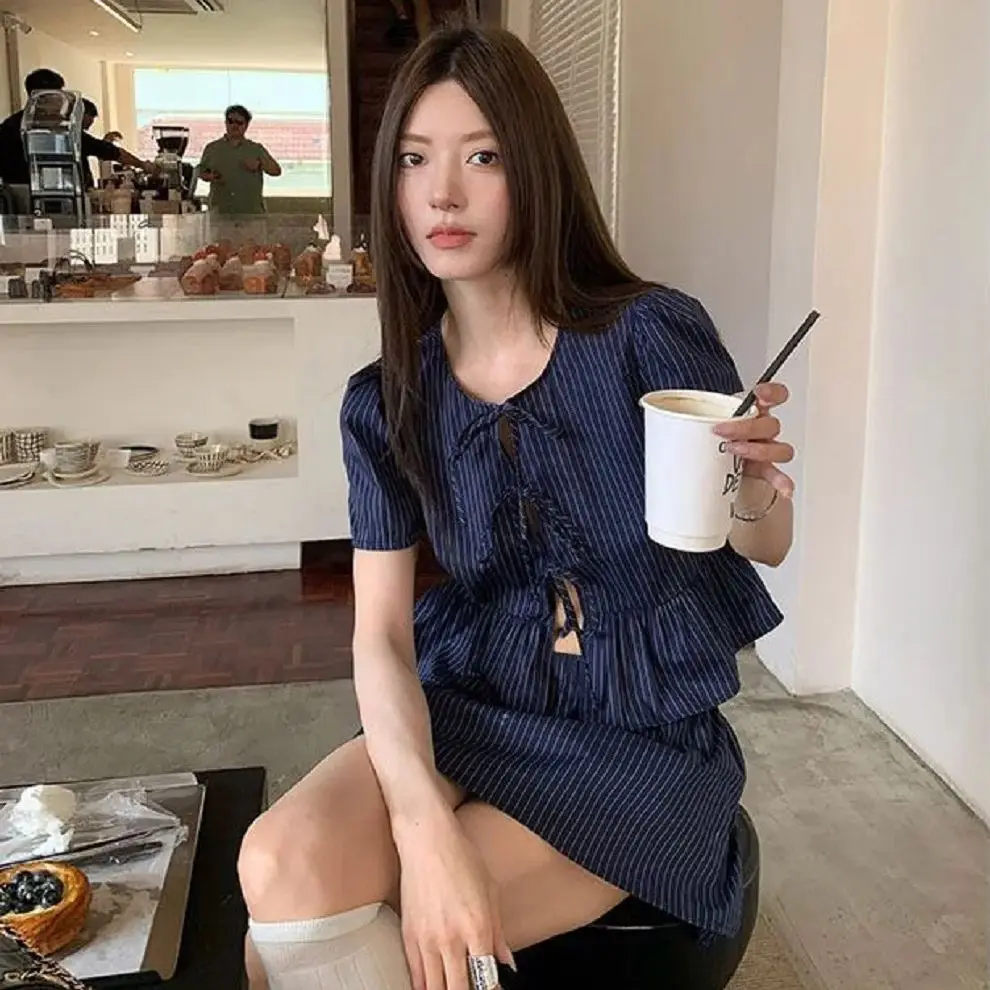 Two-Piece Set Tie-Cut Puff Short-Sleeved Shirt Top Retro Striped Skirt Women'S 2025 Summer New Suit