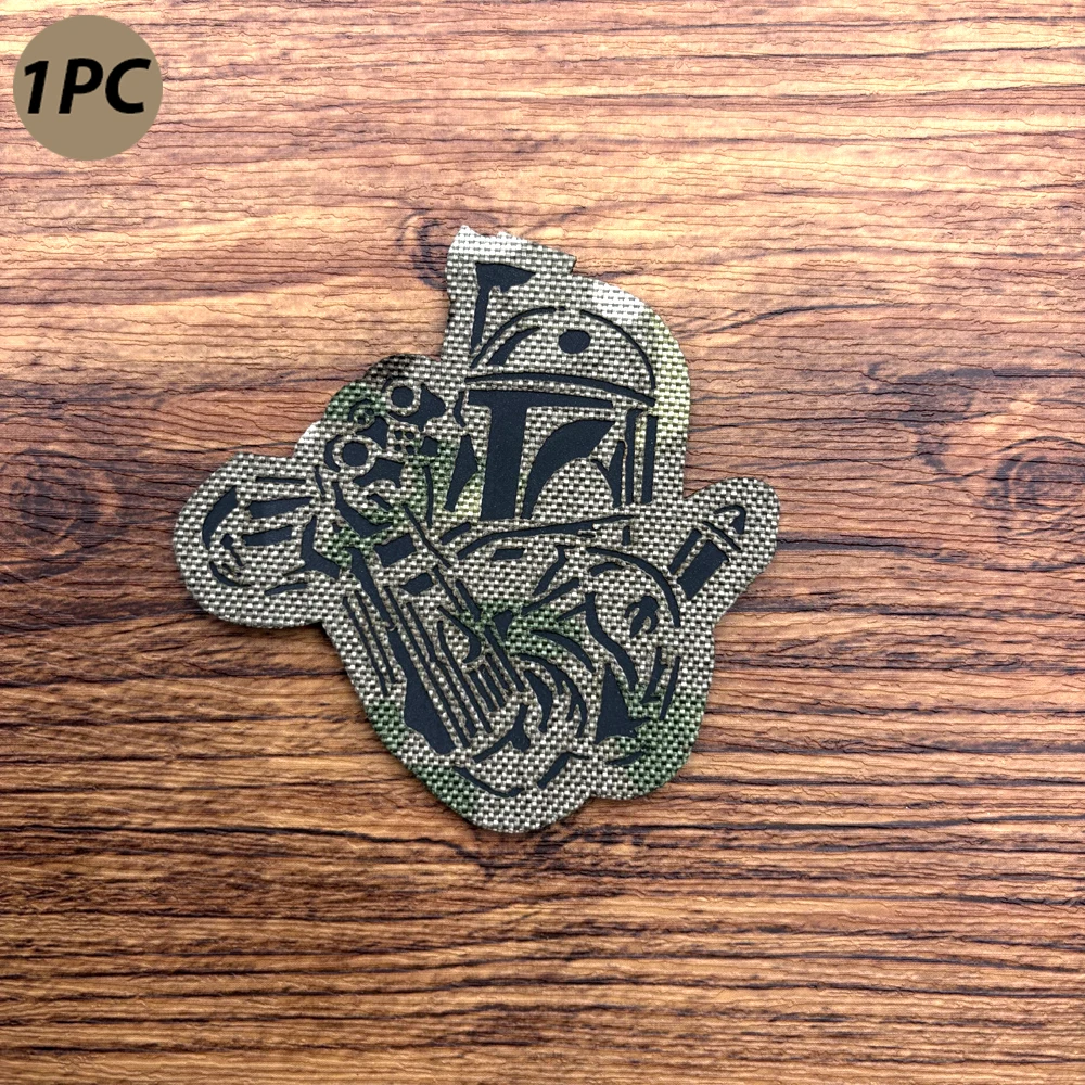 A Line Aiming Soldier Pattern Ir Reflective, Luminous Laser Sticker Engraving Personalized Creative Chest Patch Badge, with Hook Buckle on the Back, Suitable for Bags, Backpacks, Vests, Kimono Clothing Embroidered Patches