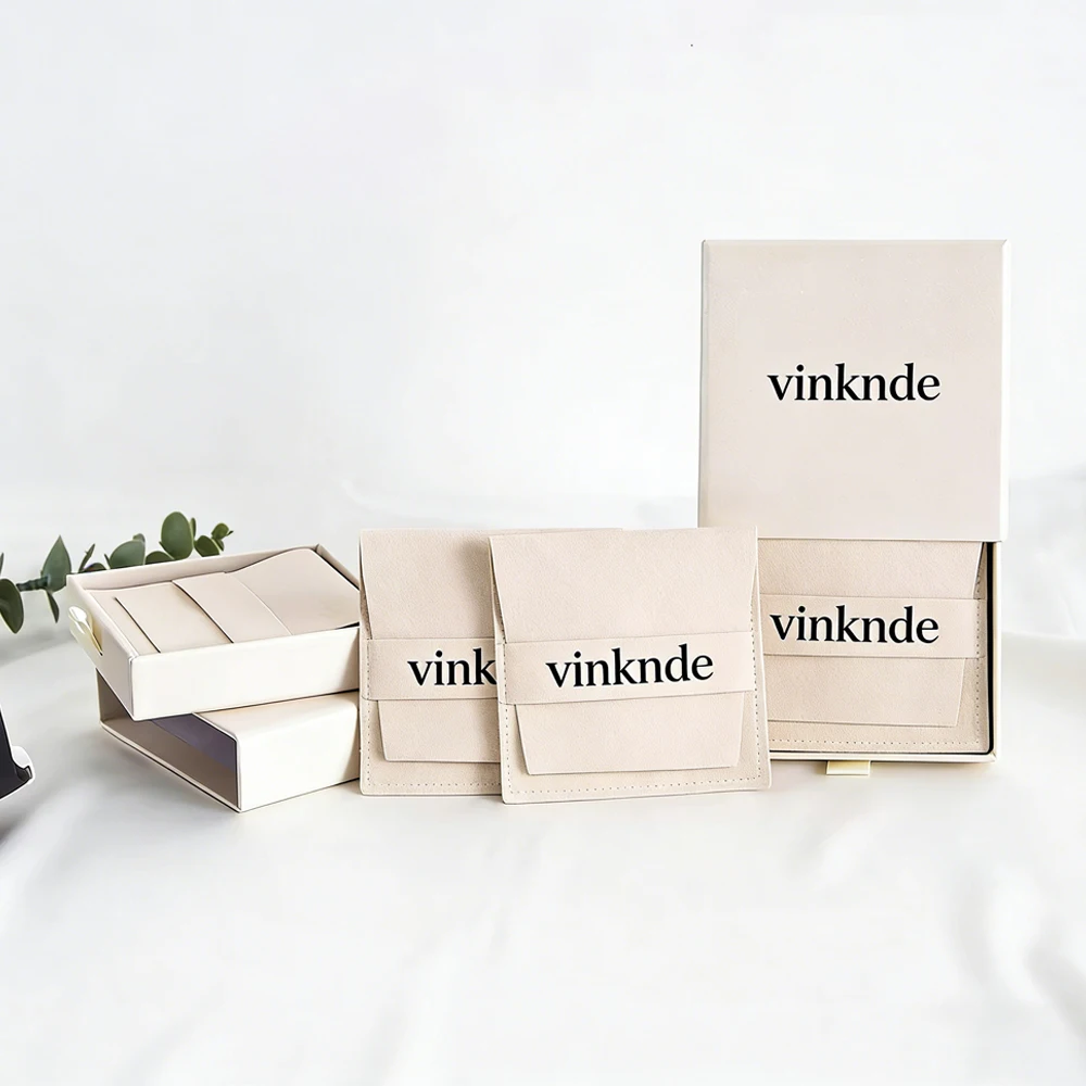 

20/50/100 комплектов подарочных коробок для украшений 7x9x3 см с индивидуальным логотипом, мешочки из микрофибры 6.2x6.2 см с возможностью нанесения логотипа для серег, колец, ожерелий