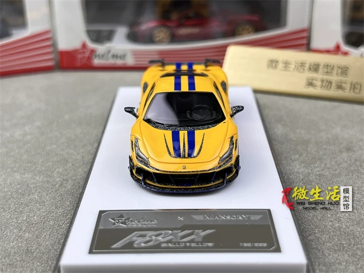 Nowo zapasy Fuelme 1/64 Mansory F8XX żółte kolor żywiczny w kolekcji 2023 Model modelu samochodu