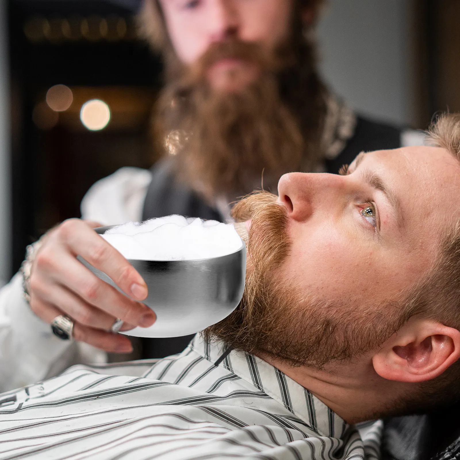 ステンレス鋼の男性用シェービングボウル シルバー シンプル 軽量 シェービングクリーム ソープボウル 毎日の使用に 家庭用 バスルーム用