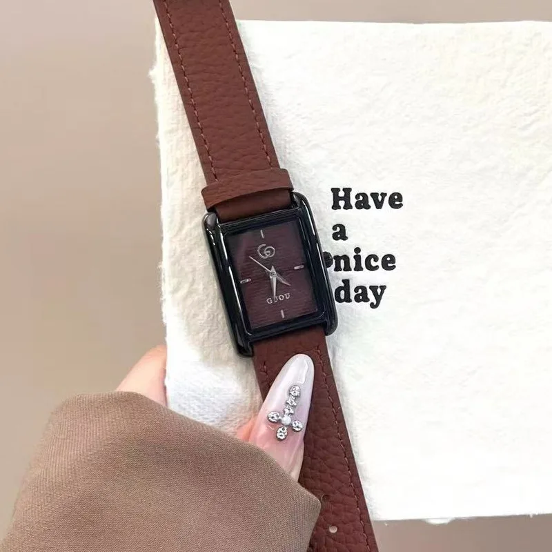 ساعة كوارتز نسائية جديدة بحزام جلدي ساعة نسائية أنيقة مستطيلة جديدة كوارتز ساعة عصرية اختيار راقي من الساعات. #3