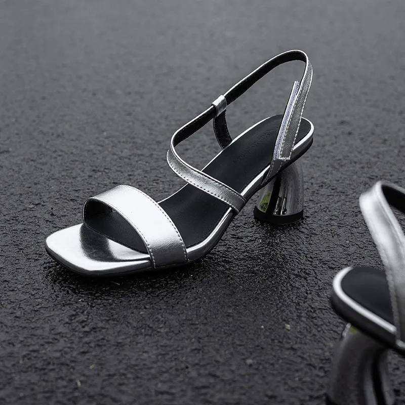 

Square Open Toed Horseshoe Heel Sandals Simple Commuting Fashion Fashion High-Heels Patent Leather Women's Shoes Sandalias Mujer