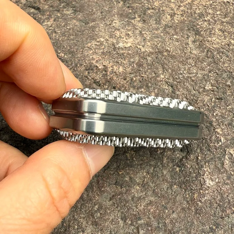 슈퍼 무제한 티타늄 합금 EDC 중공 멋진 자기 기계 금속 손가락 끝 푸시 플레이트 감압 데스크탑 장난감