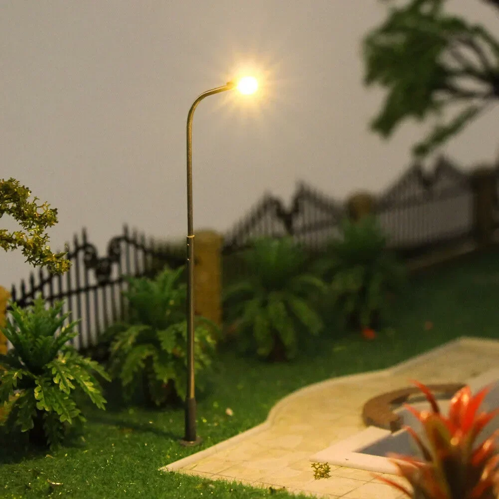 10Pcs Model Railway Warm White Lamp Post Street Light Single Head H0 TT Single Headlight 1:50 Perfect For Rail & Building Layout