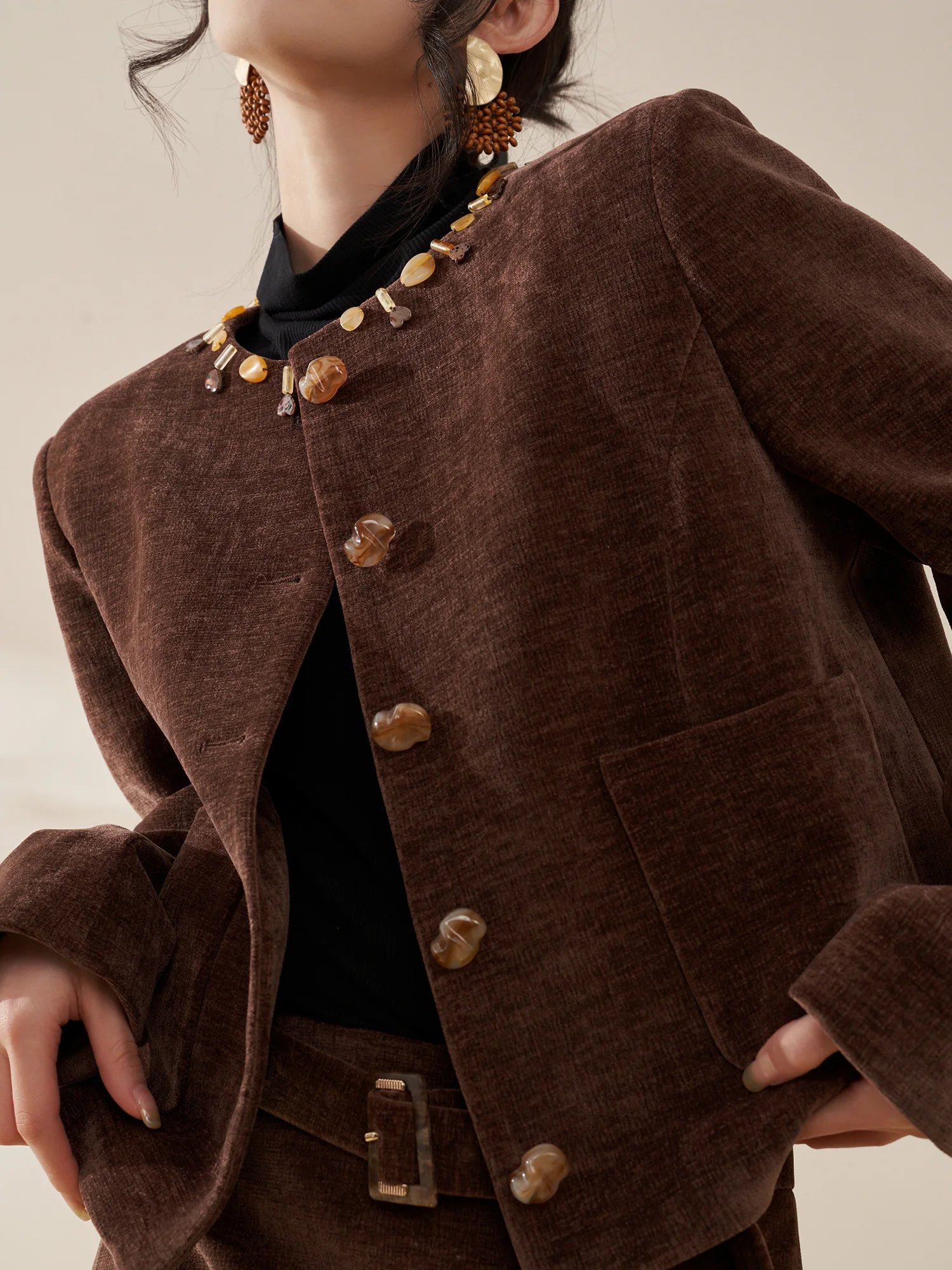 

Комплект из двух предметов: теплый повседневный женский костюм с юбкой и жакетом в стиле ретро с дизайном из камней ручной работы, коллекция Flowing Era, для зимы