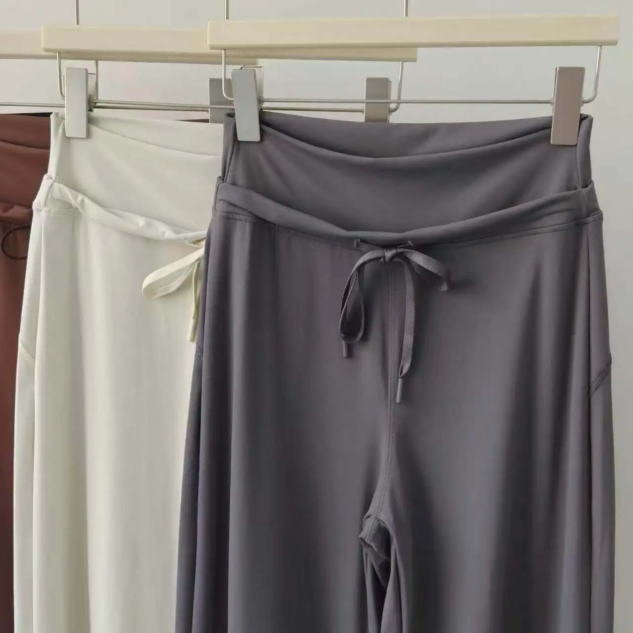 Damen-Sporthose, hochtailliert, schlankmachend, weites Bein, Yoga-Hose, gerade geschnitten, lässig, locker, für Laufen, fließend, Fitness-Leggings – Detail 4