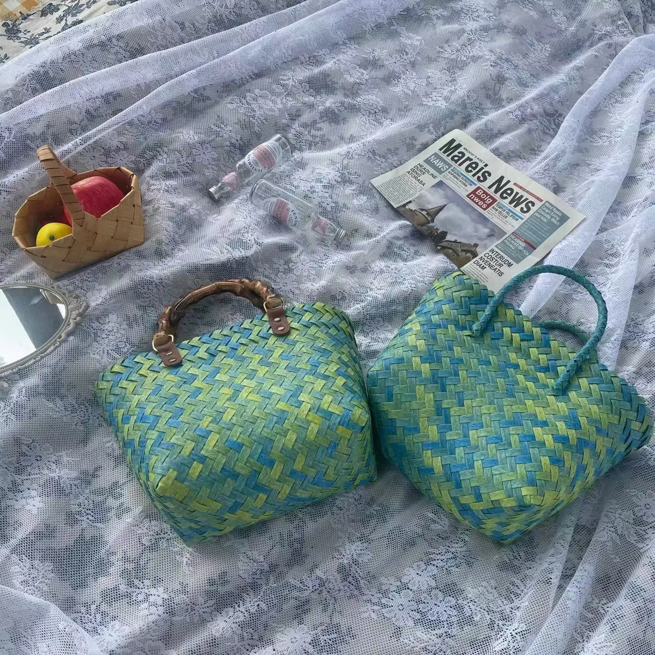 

Handwoven Travel Basket Bag Women's Handheld Beach Bag Monet's Garden Tour Souvenir Bag Casual Simple Style Open Top Bag