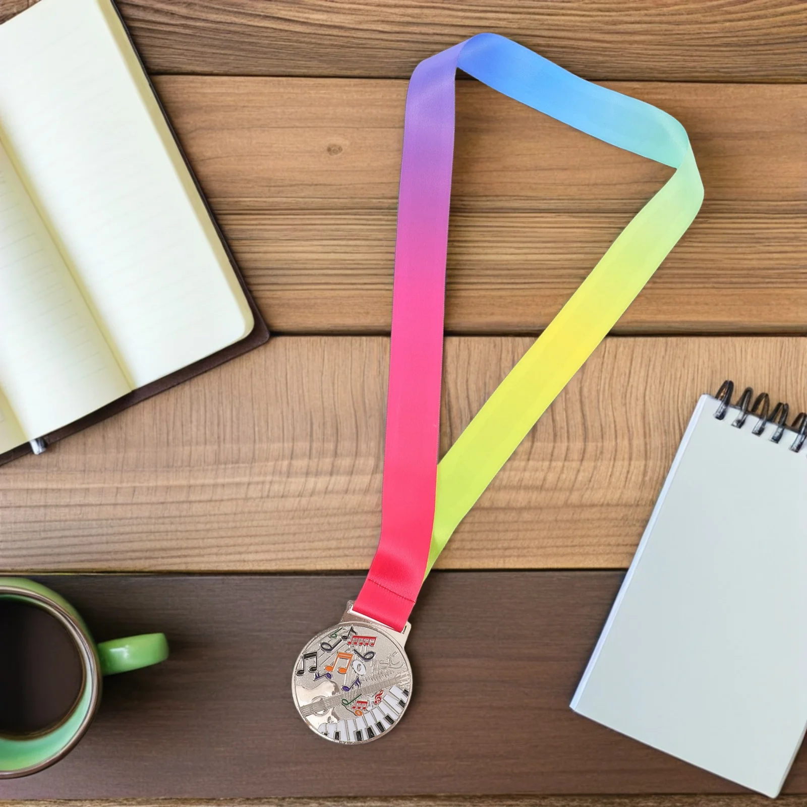 ميدالية الموسيقى الفضية البيانو الكمان الغناء جائزة الإبداع الإنجاز المنافسة ميداليات ميدالية قلادة الميداليات الموسيقية