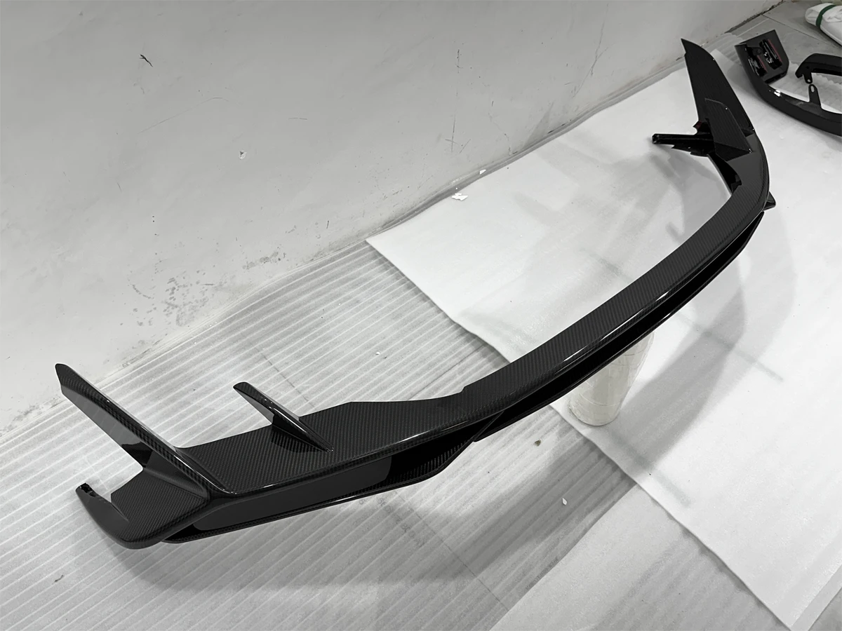 R8 Auto Parts Capristo Style Front Spoiler Dry Carbon Fiber Automotive Accessories Front Lip  forAudi R8 2021-2023