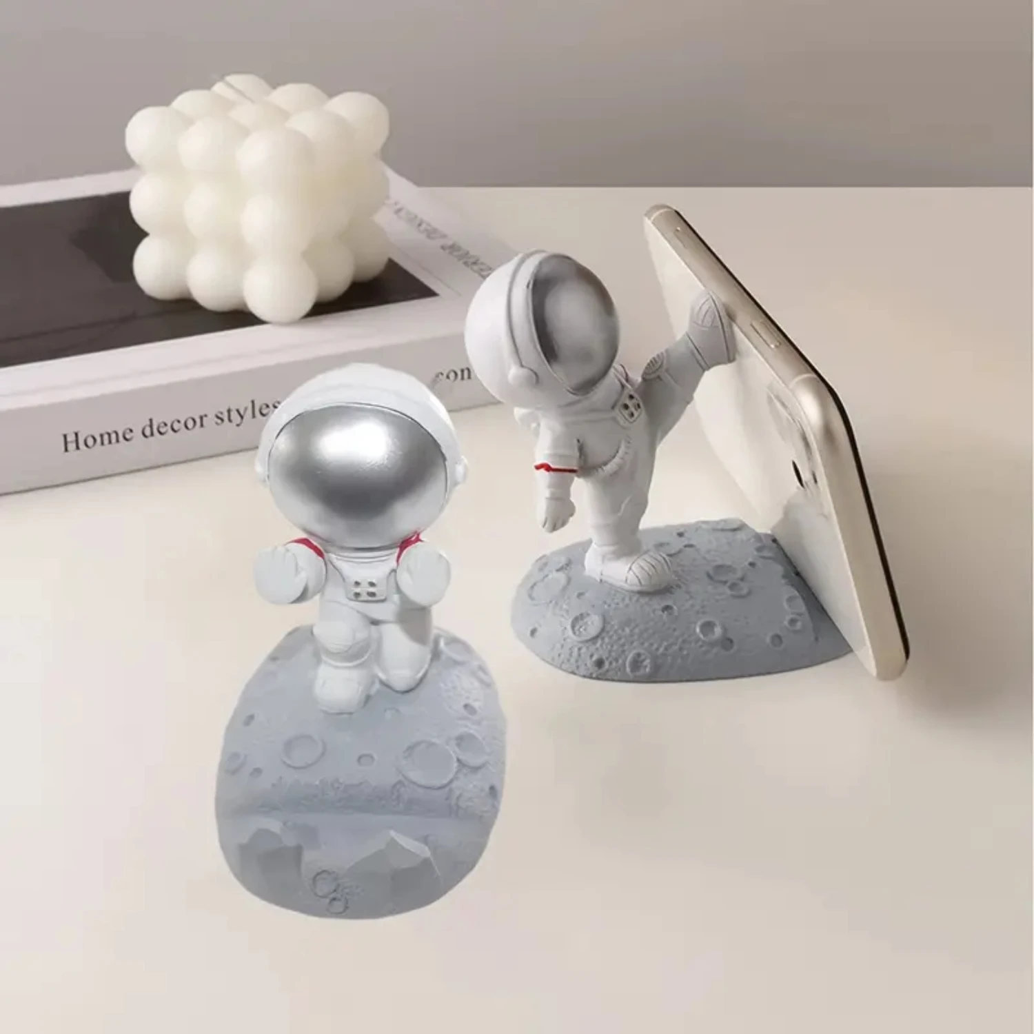 Phone Holder For Desk, Creative Astronaut Cell Phone Stand Tablets Phone Holder Phone Supporter For IPhone, For IPad
