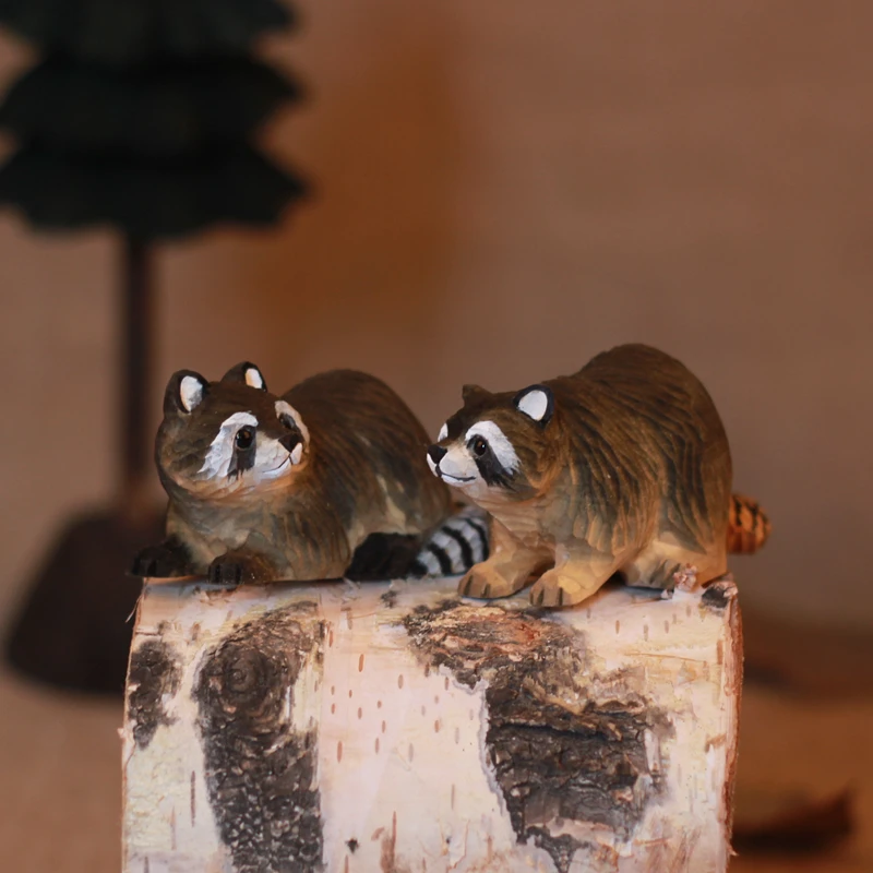 

Creative Little Raccoon Wooden Crafts Cute Forest Decoration Home Ornaments Handcarved Modern Desktop Small Items