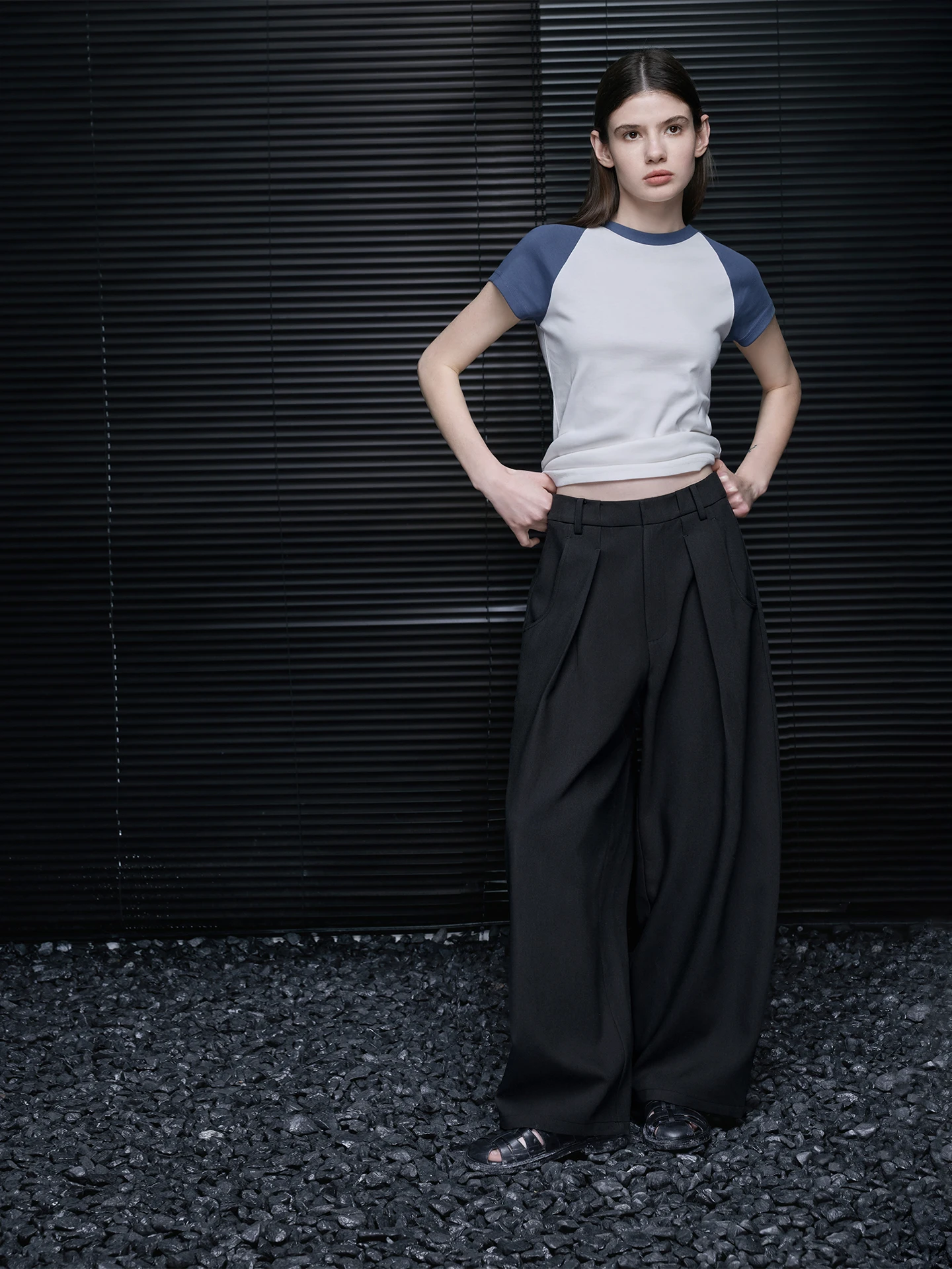 

Faionable Wide Leg Straight Cut Suit Pants Deep ey Women's Loose Drapey High-End Feel Spring 2026 New Arrival