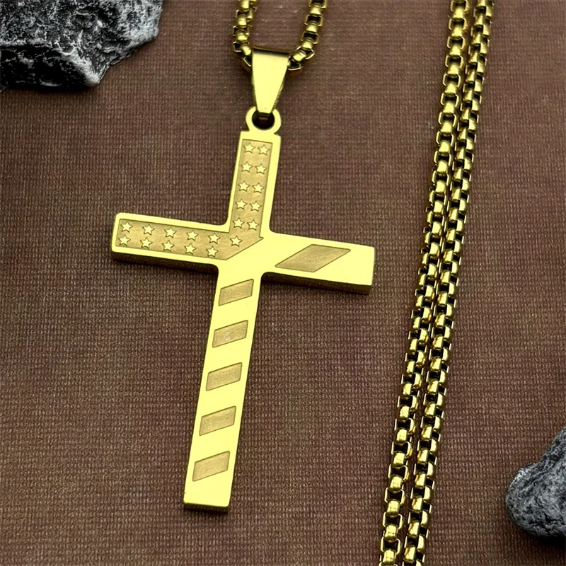 قلادة متقاطعة على شكل لافتة على شكل نجمة للنساء والرجال من الفولاذ المقاوم للصدأ باللون الذهبي مجوهرات يوم الاستقلال الأمريكي