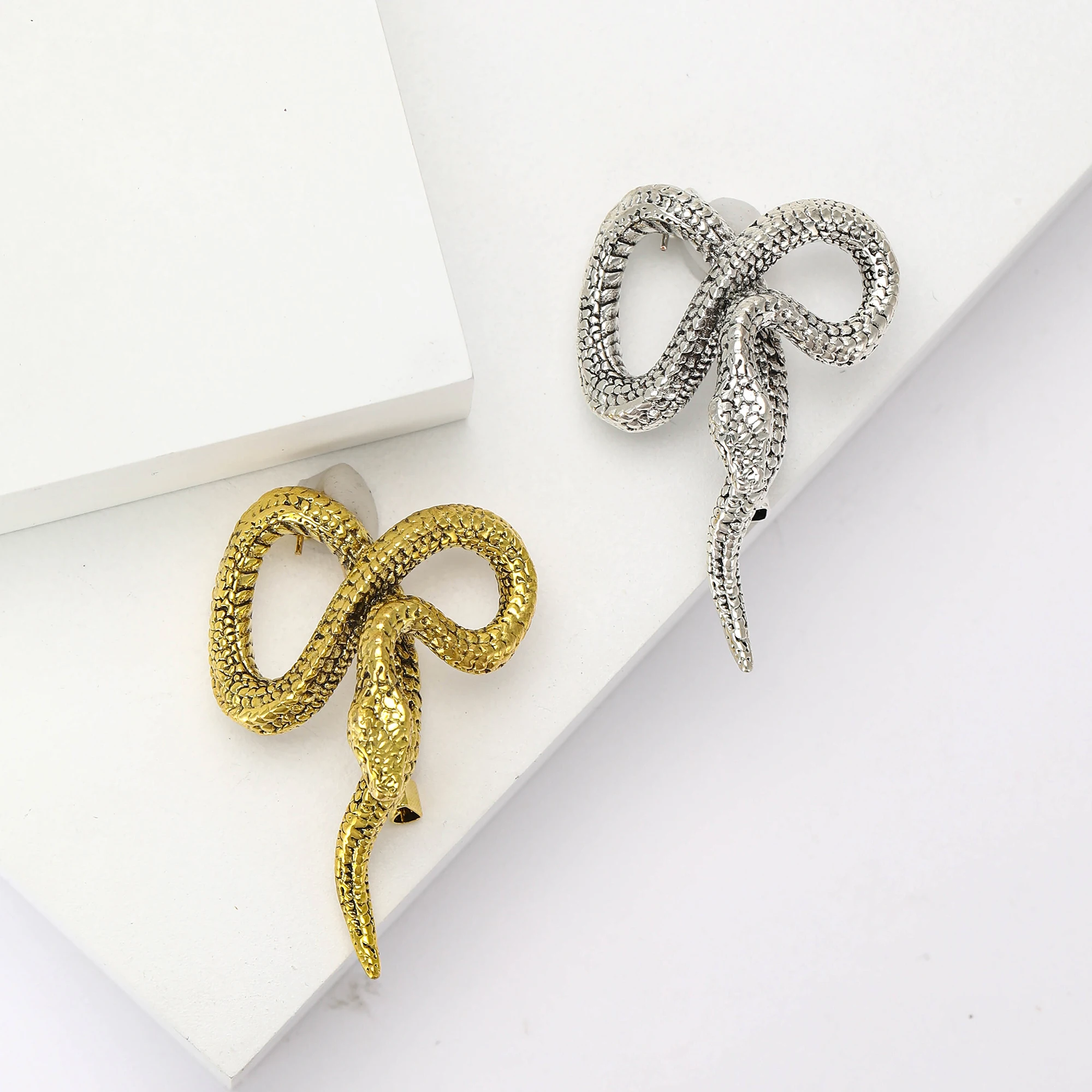 Enamel Python Brooches for Women Unisex Enamels Snake Animal Pins Office Party Friend Gifts Jewelry Accessories