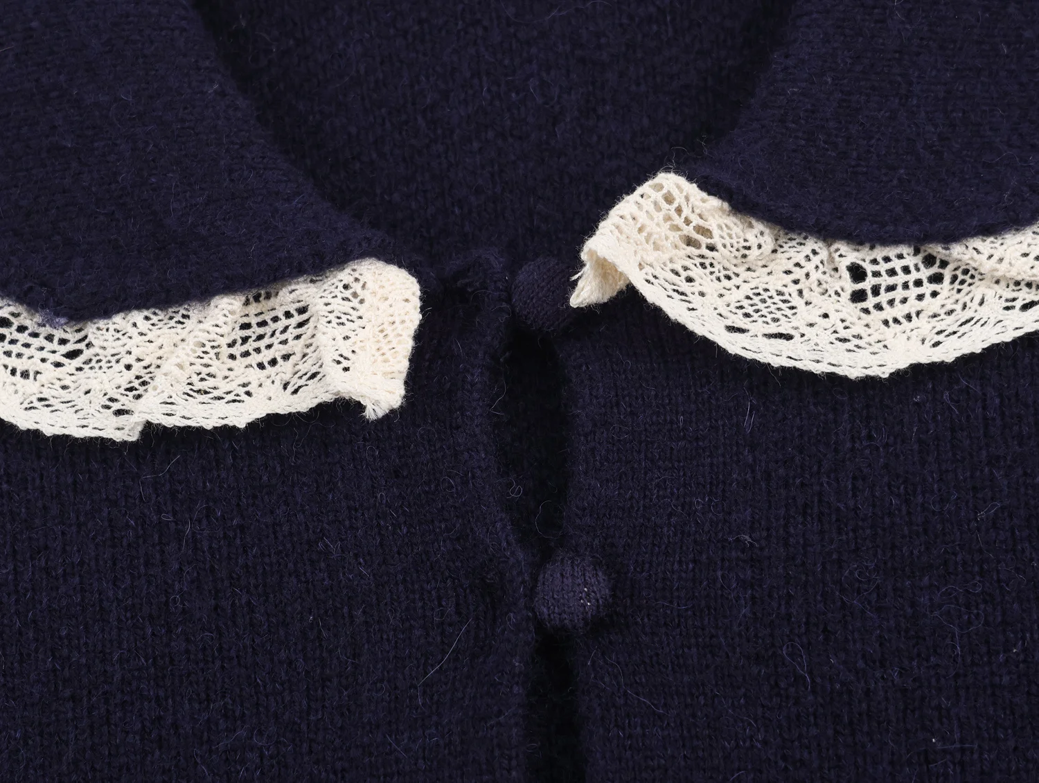 Cardigan lavorato a maglia con colletto tondo con bordi in pizzo a maniche lunghe SS semplice alla moda casual delle nuove donne invernali 2025