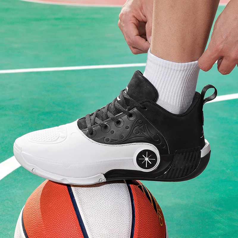 

2026 Роскошные баскетбольные кроссовки для пар, тренировочные, с резиновой подошвой, для активного отдыха, унисекс, высокое качество, дизайнерские кроссовки для мужчин