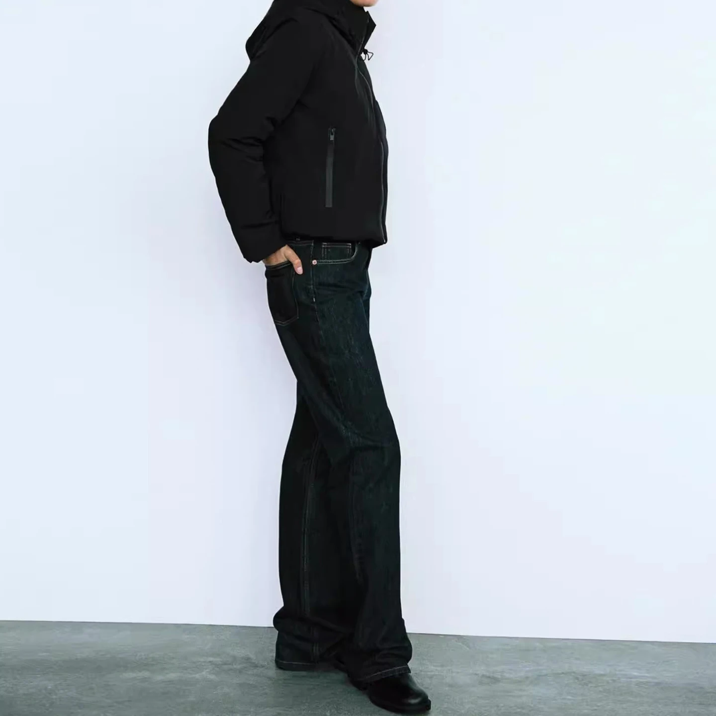 Z 2025 Nova Moda Casaco Curto Acolchoado para Mulheres com Manga Curta Ajuste Padrão Outros Materiais Vestuário F