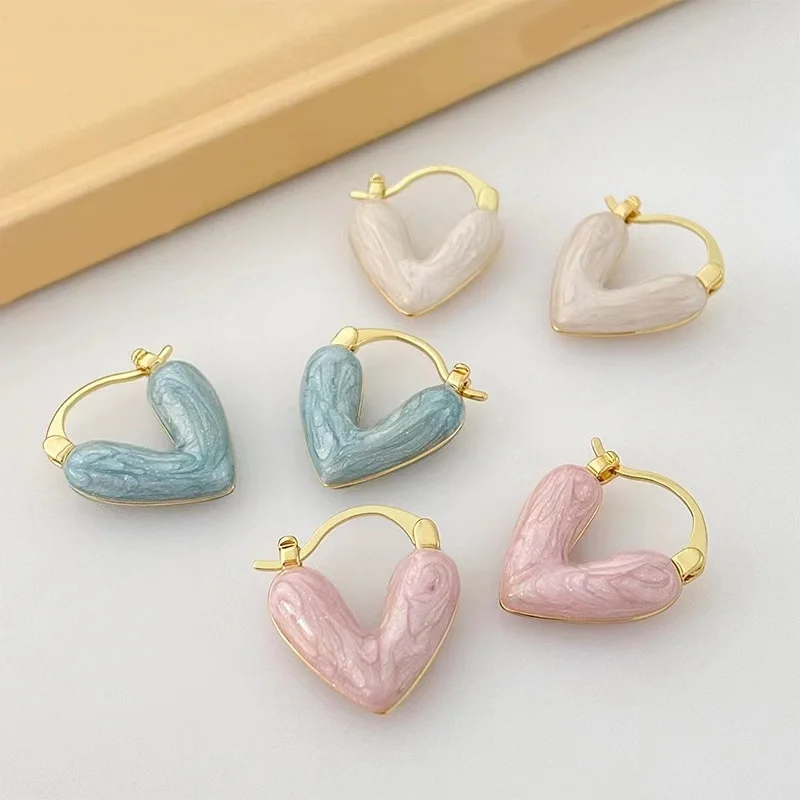 Sweet Hollow Love Heart Ear Buckle For Women Cute Pink/Blue/White/Purple Color Piercing Earring Personality Hoop Earring Jewelry