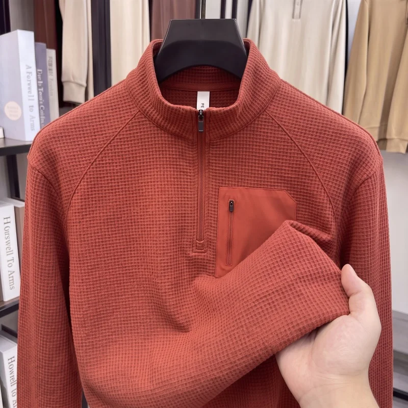Herren Langarm-T-Shirt mit halbem Reißverschluss, atmungsaktiv, schnelltrocknend, knitterfrei, strapazierfähig, mit dekorativer Tasche, Herbstmode, neue Herrenbekleidung – Detail 10