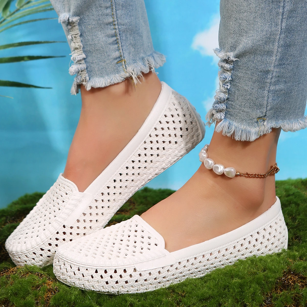 Flat Sandals Nurse Shoes 2024 Lightweight Anti-Slip Summer Breathable Shoes Women\'s Bean Toe Large Size Beach Shoes