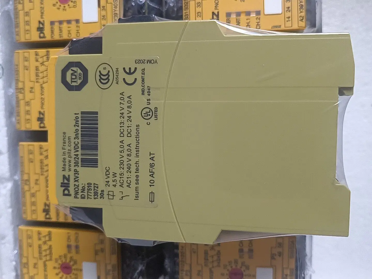 Pilz XV3P 777510 safety relay original in Stock
