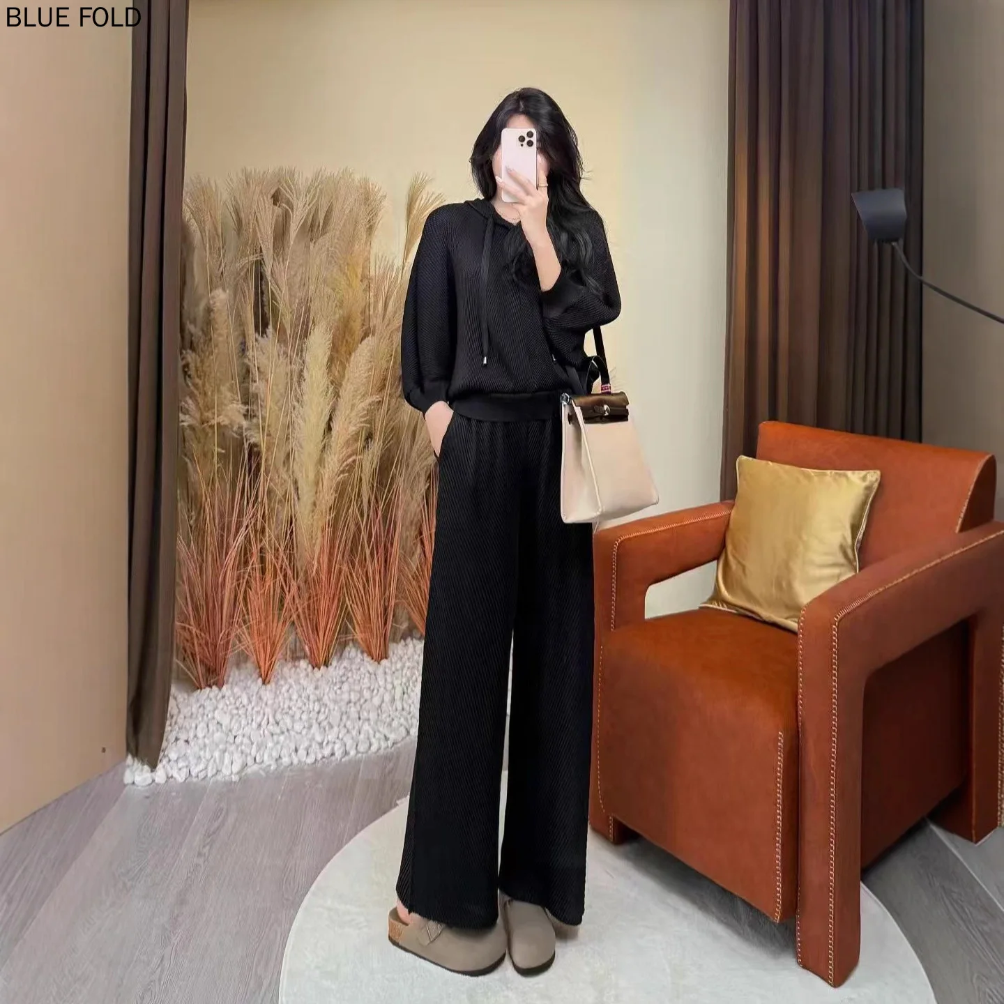 Miyake плиссированный повседневный спортивный комплект премиум-класса для женщин, весна/осень, модная пригородная толстовка с капюшоном, комплект из двух предметов Miyake плиссированный повседневный спортивный комплект премиум-класса для женщин, весна/осень, модная пригородная толстовка с капюшоном, комплект из двух предметов