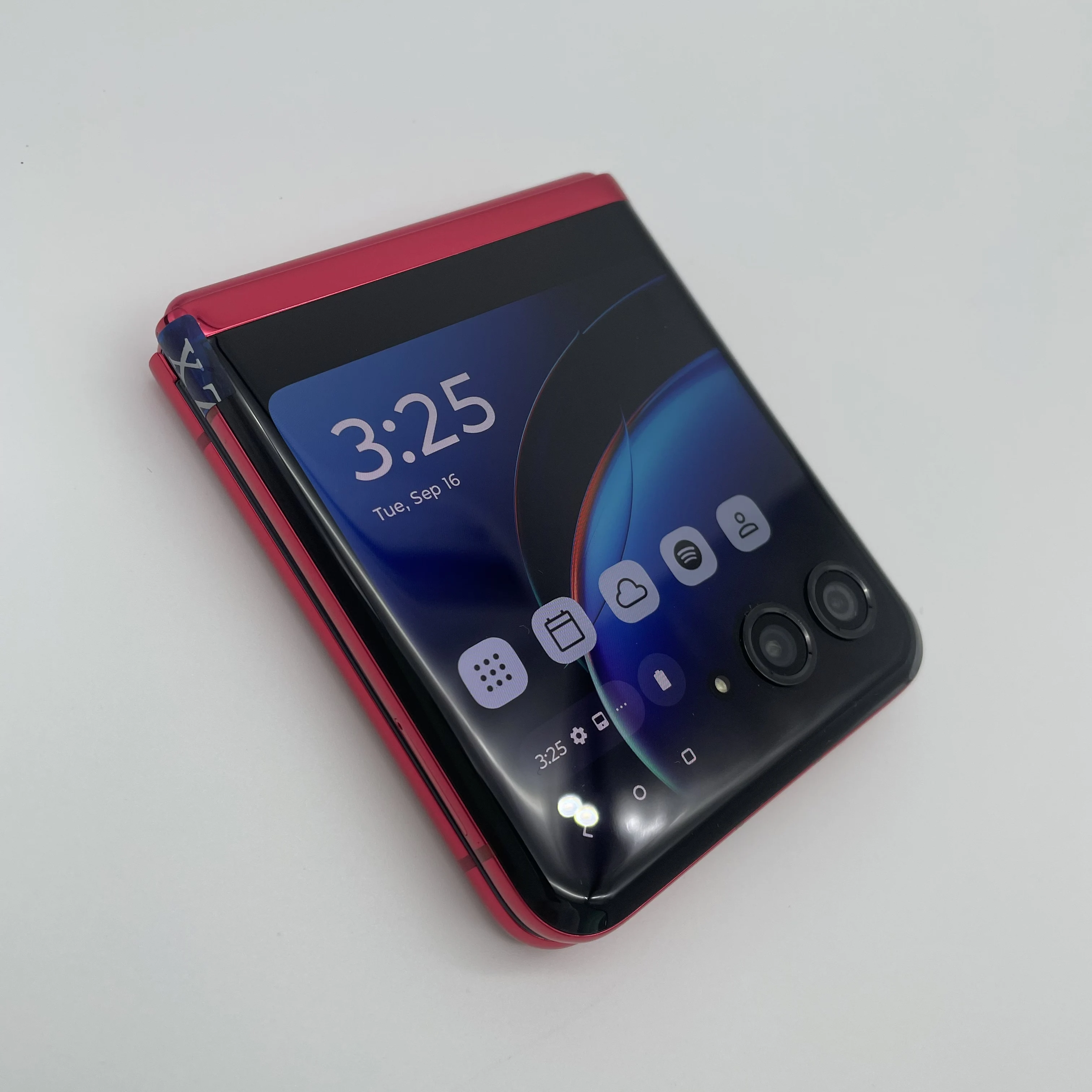 هاتف موتورولا رازر 40 الترا 5G XT2321 الذكي وحدة المعالجة المركزية كوالكوم سنابدراجون 8 + Gen 1 شاشة 6.9 بوصة بصمة أندرويد 13 هاتف مستعمل