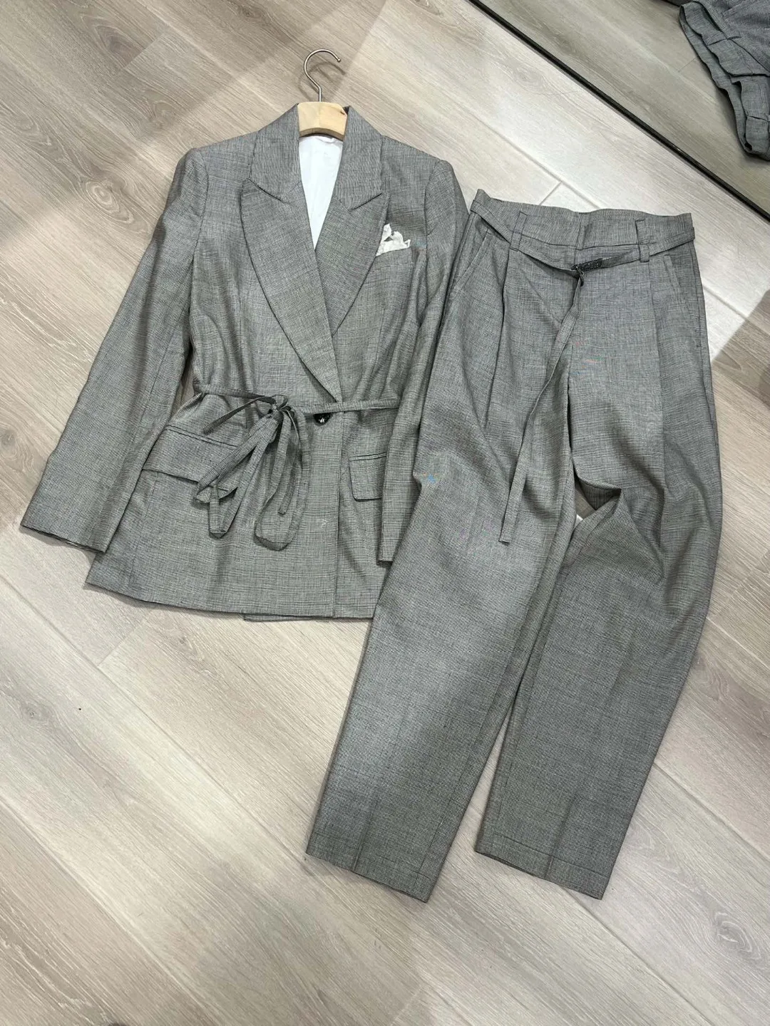 Wool linen exquisitely crafted casual business pant suit